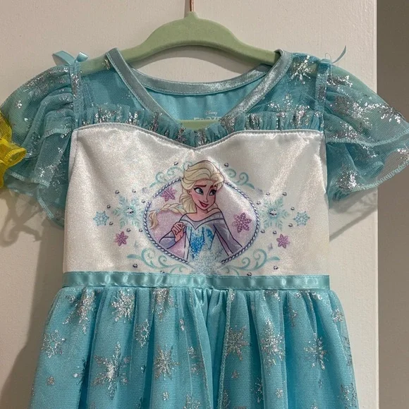 Princess nightgowns size 2T - Picture 3 of 6